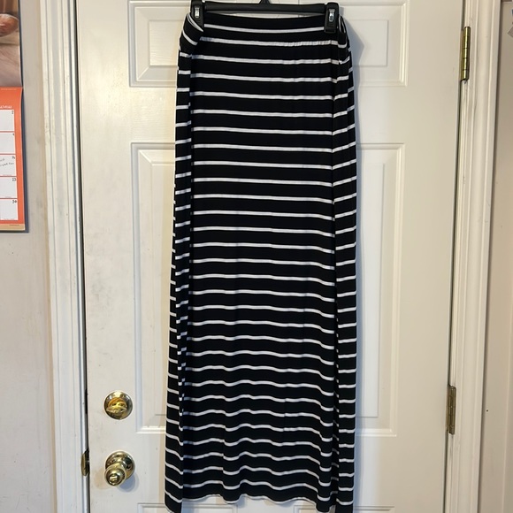 Apt. 9 Dresses & Skirts - Apt 9 maxi skirt, size XL